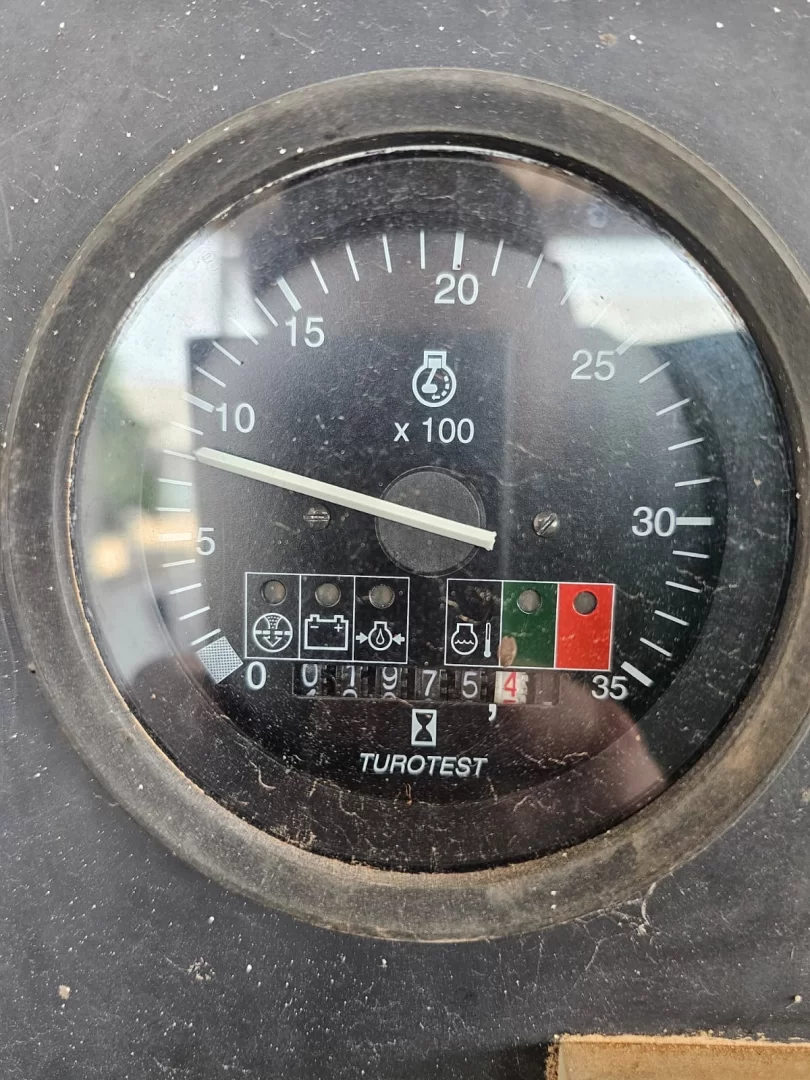 UHR700H